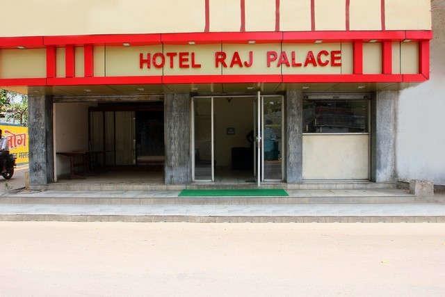Raj Palace Hotel Орча Екстериор снимка